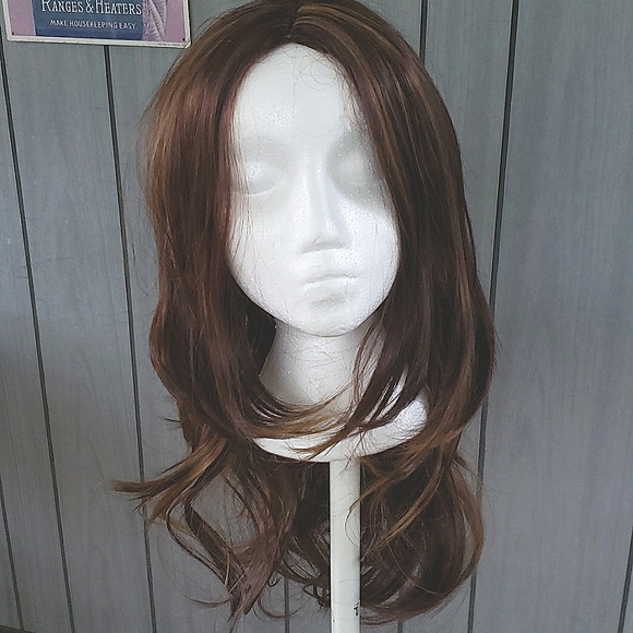 Synthetic wig. NWOT - Picture 1 of 7